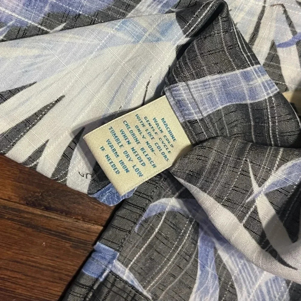 Caribbean Floral Hawaiian Short Sleeve Button Down Shirt - Picture 9 of 9